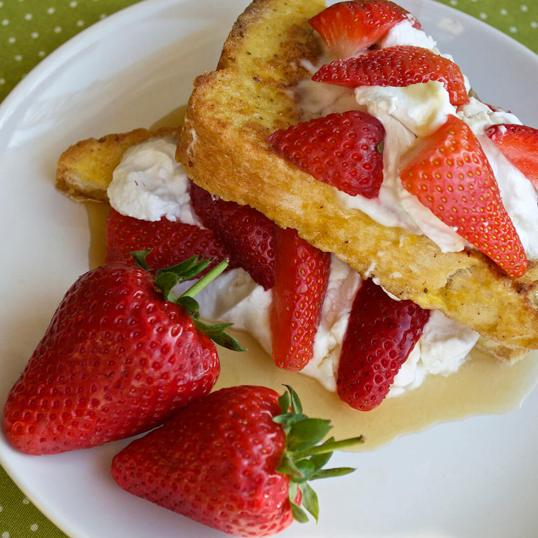 French Toast for Baby with Strawberries, Greek yoghurt and maple syrup