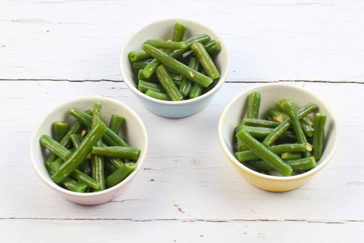 3 small bowls of green beans