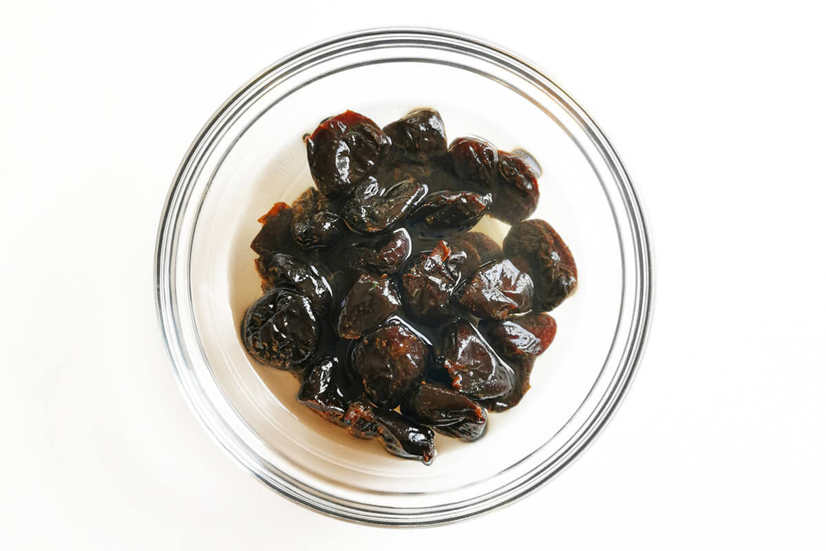 Prunes in a glass bowl