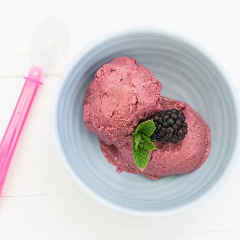 Banana & Blackberry Yogurt Ice Cream
